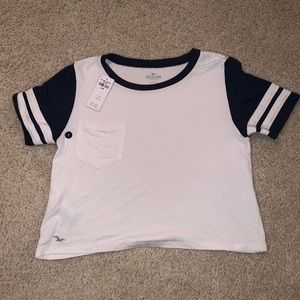 hollister white and blue tee shirt